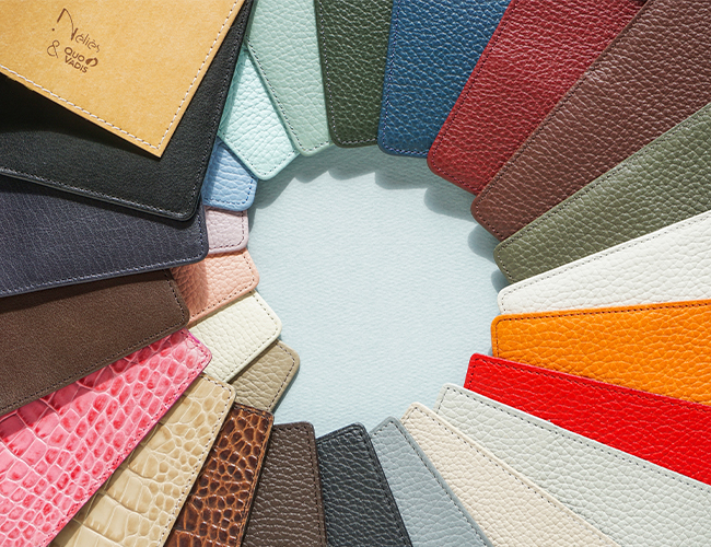 手帳を長く愛せるものに。使うほどに深まる本革カバー