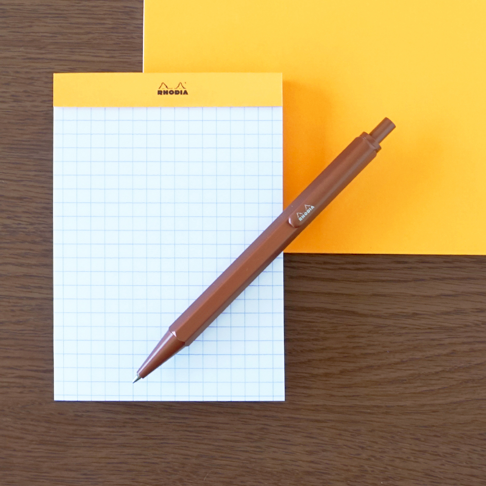 マロンブラウン