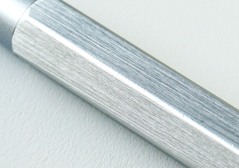 ヘアライン加工